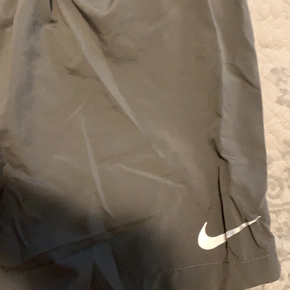 Nike running shorts - Picture 3 of 5